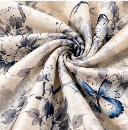 Foulard réversible « Fleurs d'encre et papillons » · Polyester · 180 × 70 cm