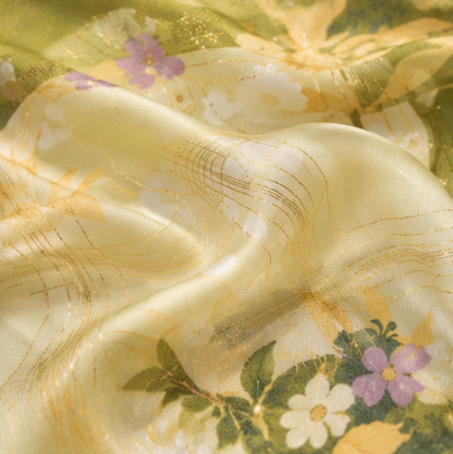 Pañuelo de Seda “Jardín de Olivo” · 100% Seda de Morera · 70 × 70 cm