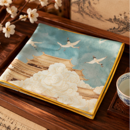 Pañuelo de Seda “Palacio entre Nubes” · 100% Seda de Morera · 70 × 70 cm