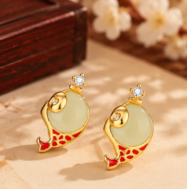Pendientes Koi de Jade de Hetian · Plata 925 bañada en oro