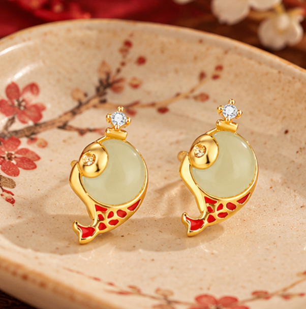 Pendientes Koi de Jade de Hetian · Plata 925 bañada en oro