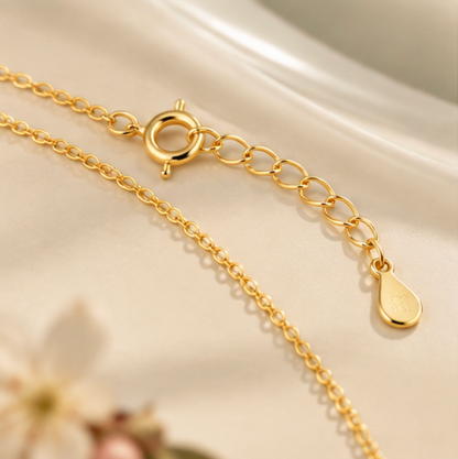Koi Necklace with White Chalcedony Píng’ān Kòu · Gold-plated 925 Silver