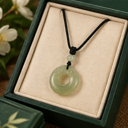 Colgante Pixiu 貔貅 con Píng’ān Kòu de Jade de Hetian