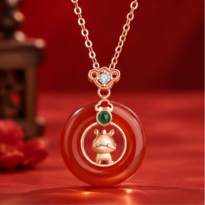 Píng’ān Kòu Safety Buckle Necklace with Horse and Ruyi · 925 Silver in Rose Gold