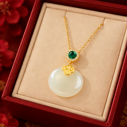Collar de Jade de Hetian con Motivo Ruyi · Plata 925 bañada en oro