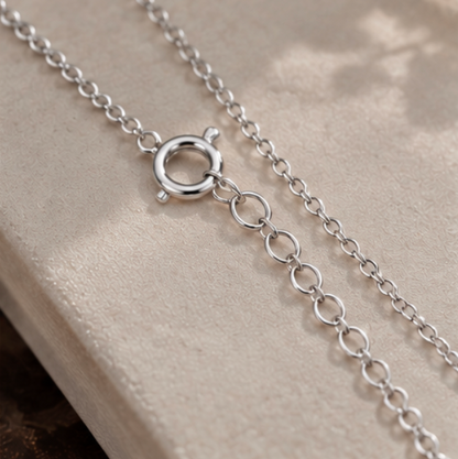 Collier Píng’ān Kòu en calcédoine blanche avec symbole 福 · Argent 925