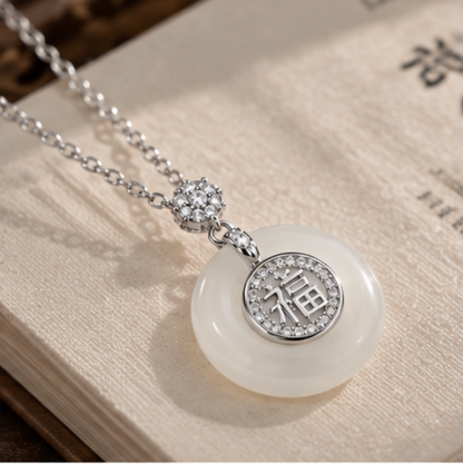 Collier Píng’ān Kòu en calcédoine blanche avec symbole 福 · Argent 925